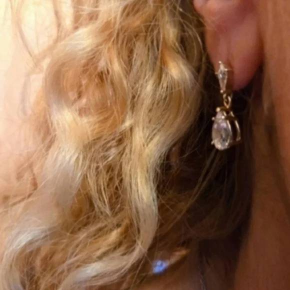 14kt Solid Yellow Gold Cubic Zirconia Hanging Earrings - Picture 2 of 10